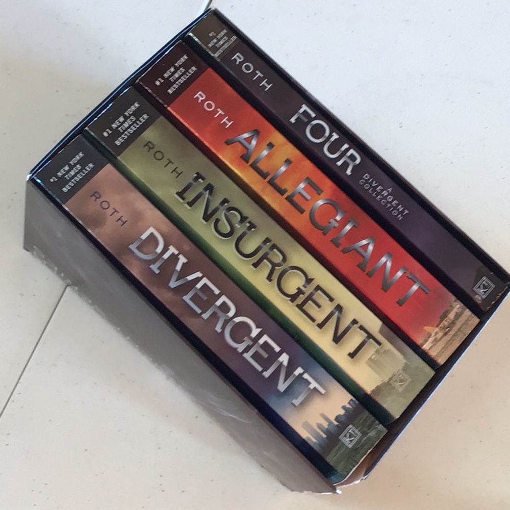 VERONICA ROTH THE DIVERGENT SERIES